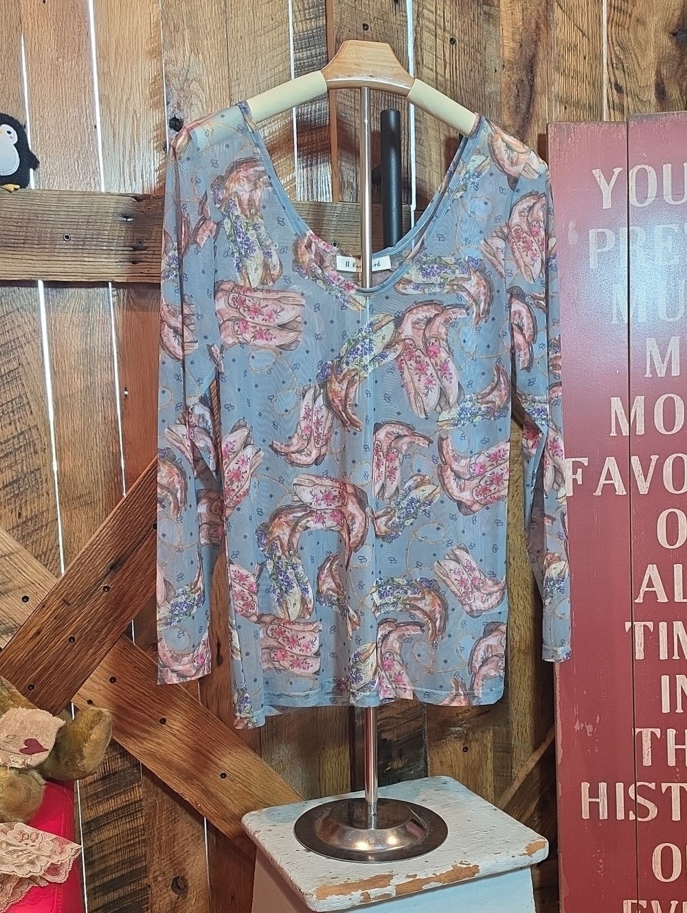 160p A Rare Bird Boots mesh Long Sleeve Top